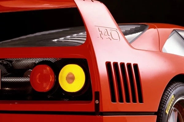 
								Ferrari F40 full									
